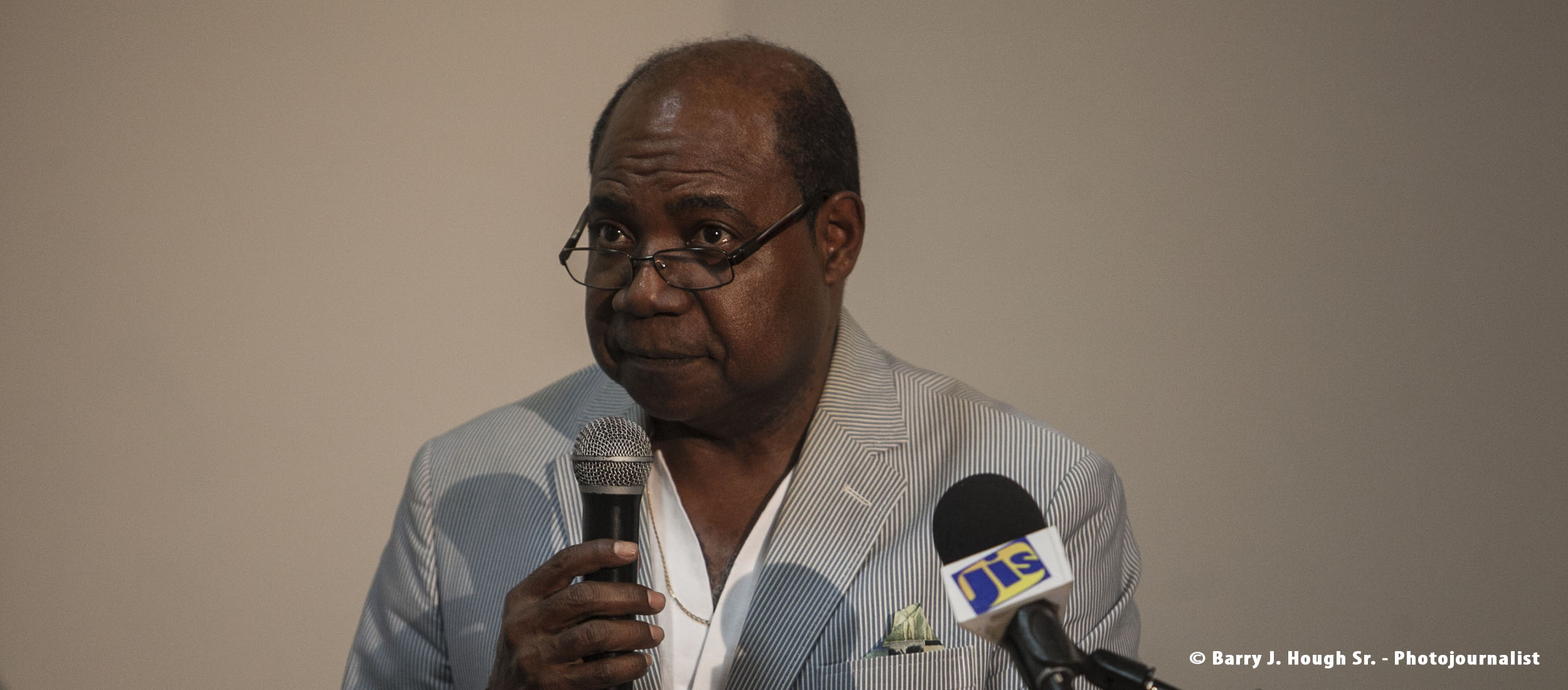 The Honourable Edmund Bartlett, CD, MP, Minister of Tourism meets with Negril Chamber of Commerce and Community Members
